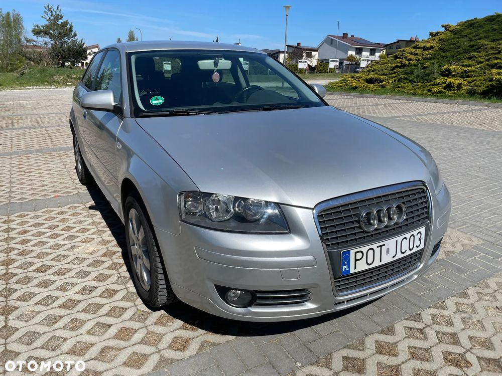 Audi A3 3-drzwiowe 1.6 FSI Attraction - 8