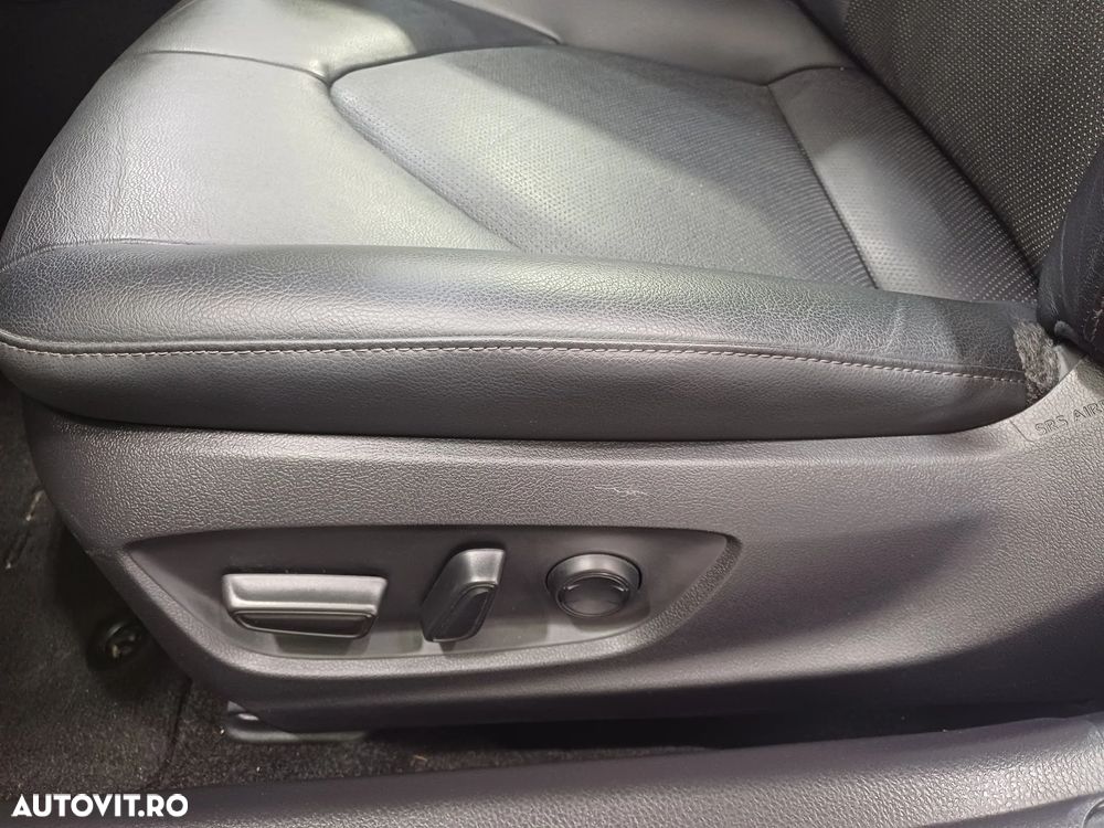 Toyota Camry 2.5 Hybrid Business - 8