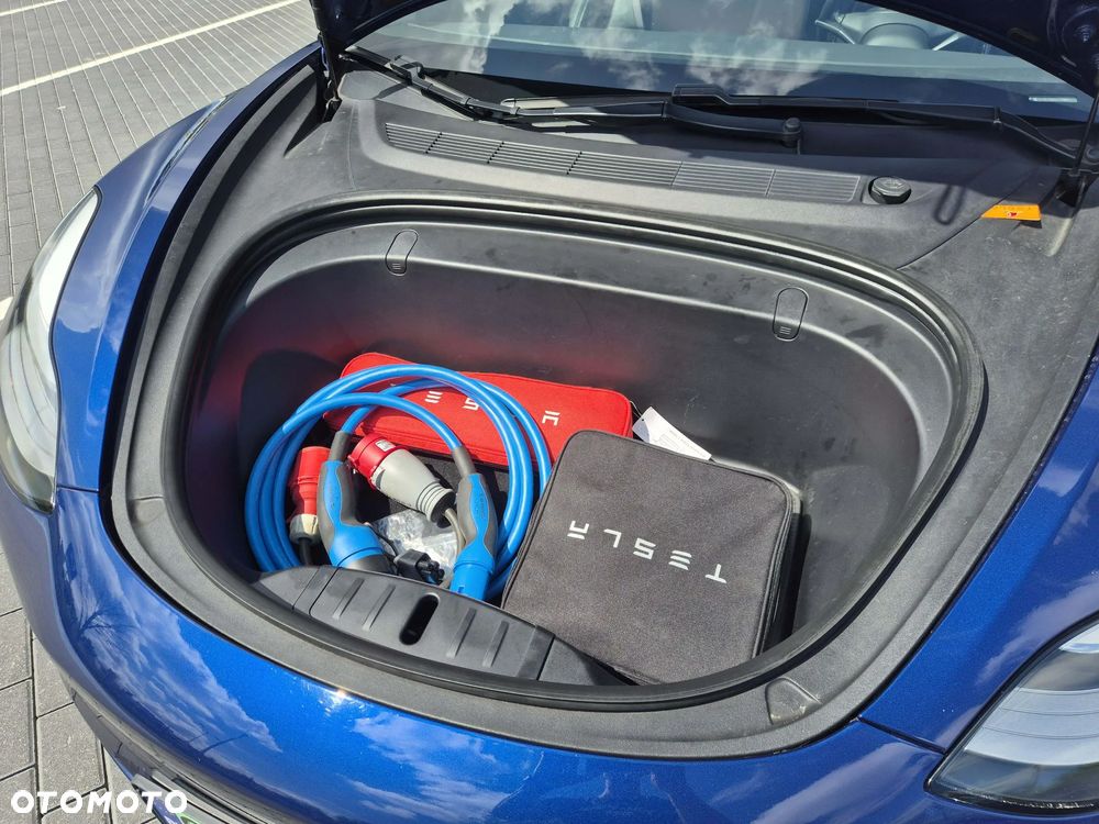 Tesla Model 3 - 11