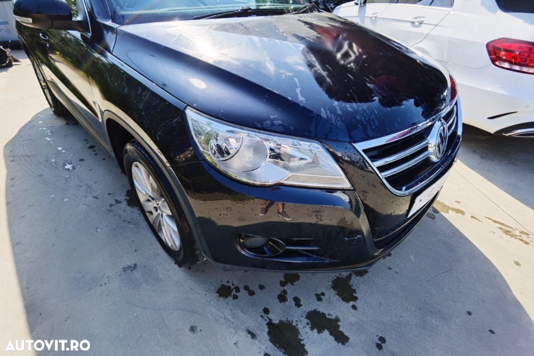 FAR DREAPTA TIGUAN 2011 - 1