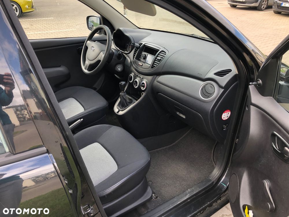 Hyundai i10 - 12