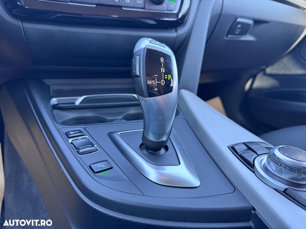 BMW Seria 3 318d Aut. - 19