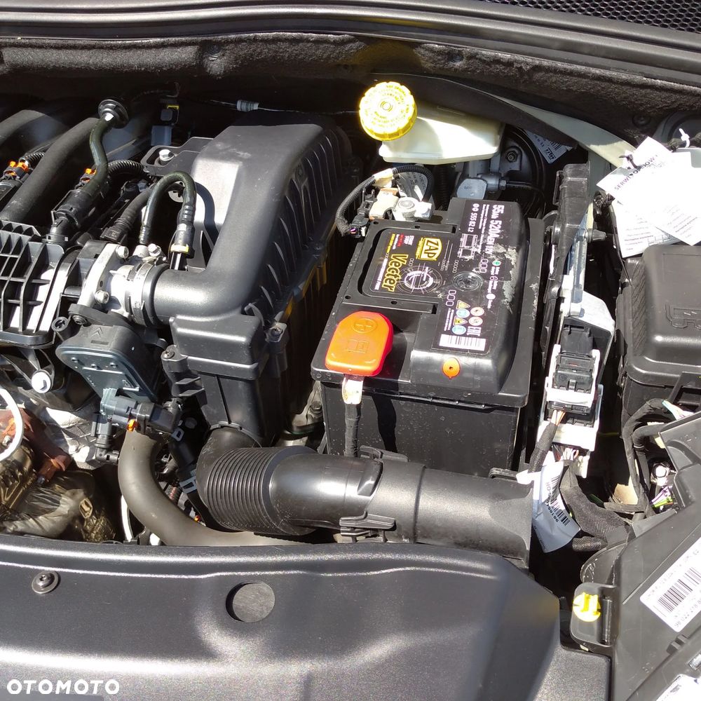 Peugeot 208 - 18