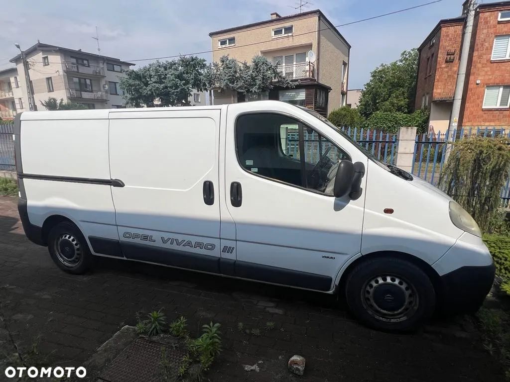 Opel Vivaro - 1