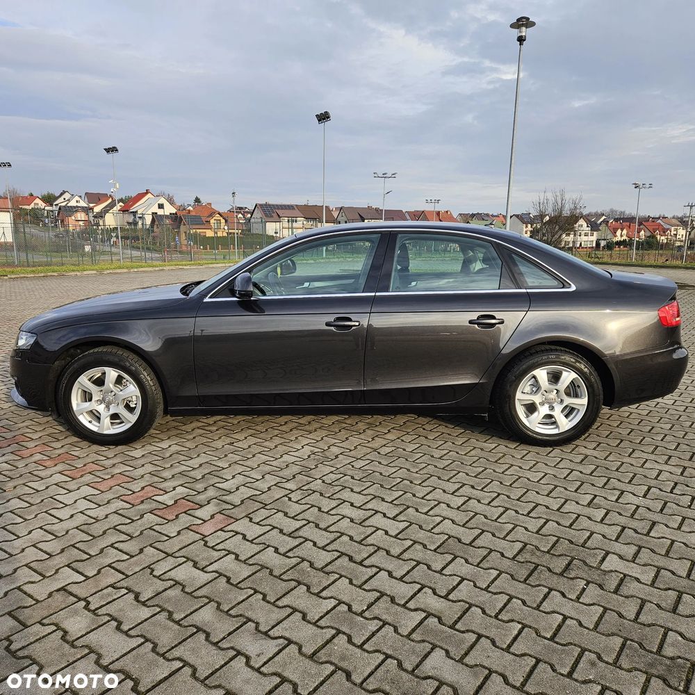 Audi A4 Avant 2.0 TDI DPF Ambiente - 5