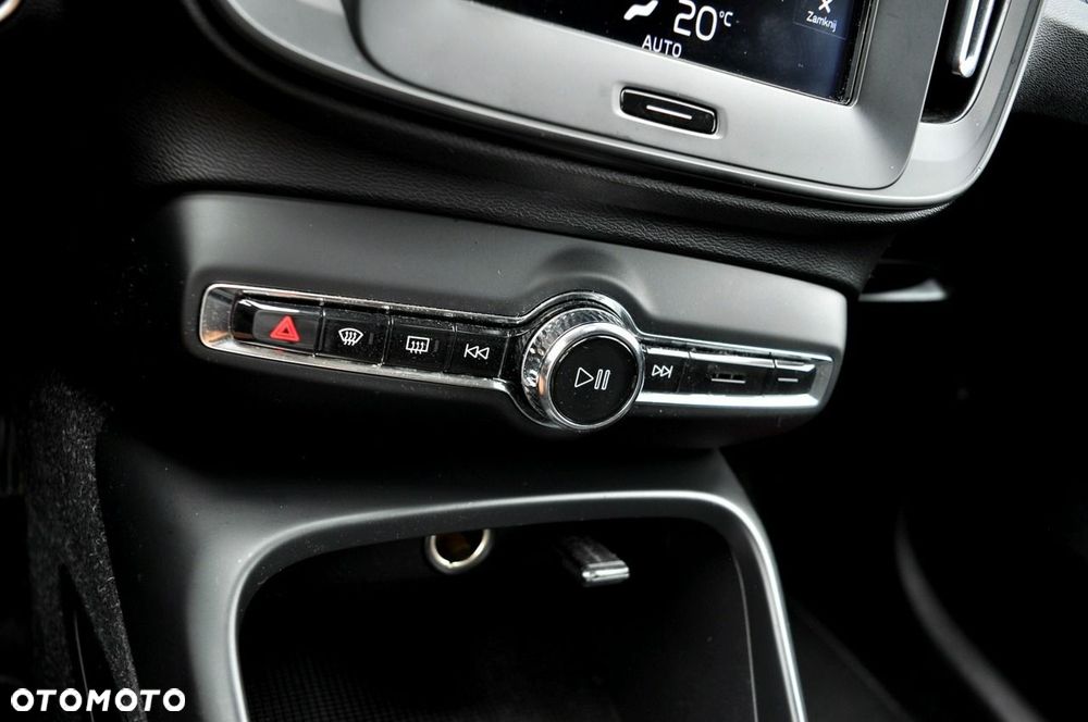 Volvo XC 40 T3 Geartronic Momentum - 28