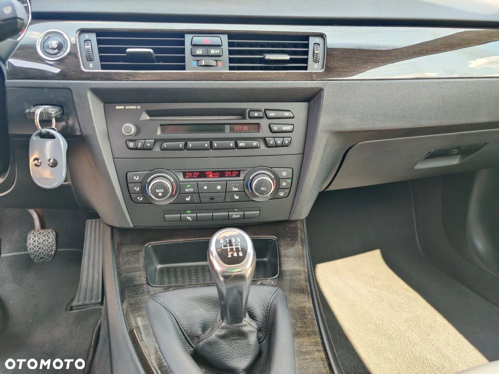 BMW Seria 3 318i Edition Exclusive - 20