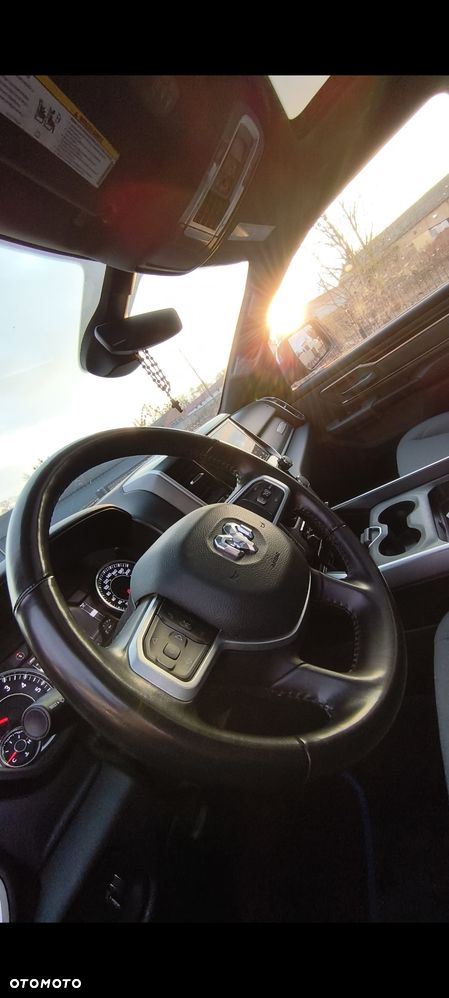 RAM 1500 Crew Cab Shortbed Bighorn - 22