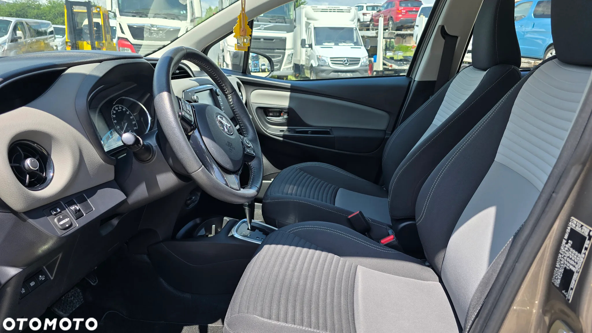 Toyota Yaris 1.5 Premium CVT - 15