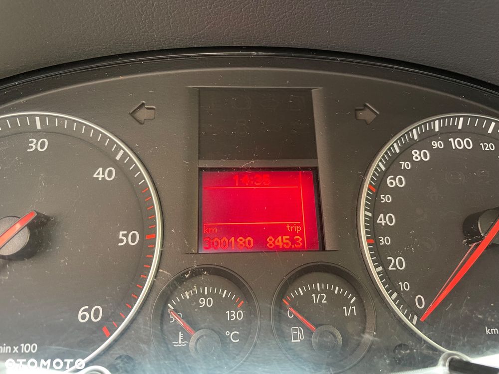 Volkswagen Touran 2.0 TDI Highline DSG - 8