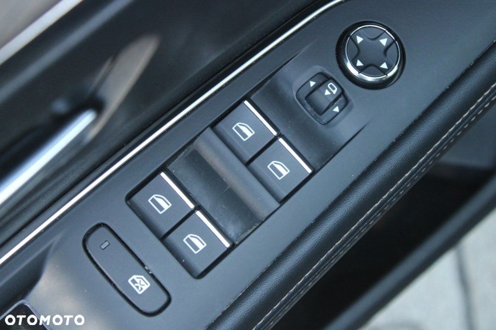 Peugeot 5008 - 24