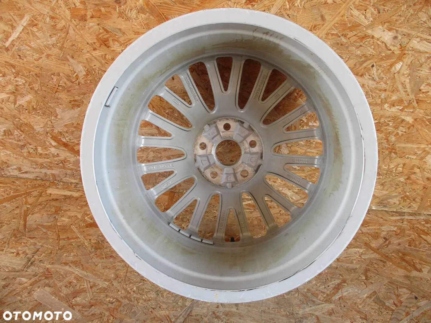 FELGA ALUMINIOWA AUDI TT 8S 8,5Jx18 ET50 5x112 - 7