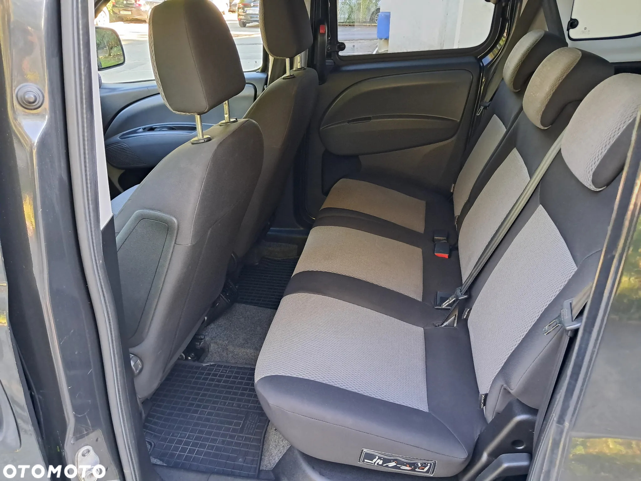 Fiat Doblo 1.3 16V Multijet Active Family - 9