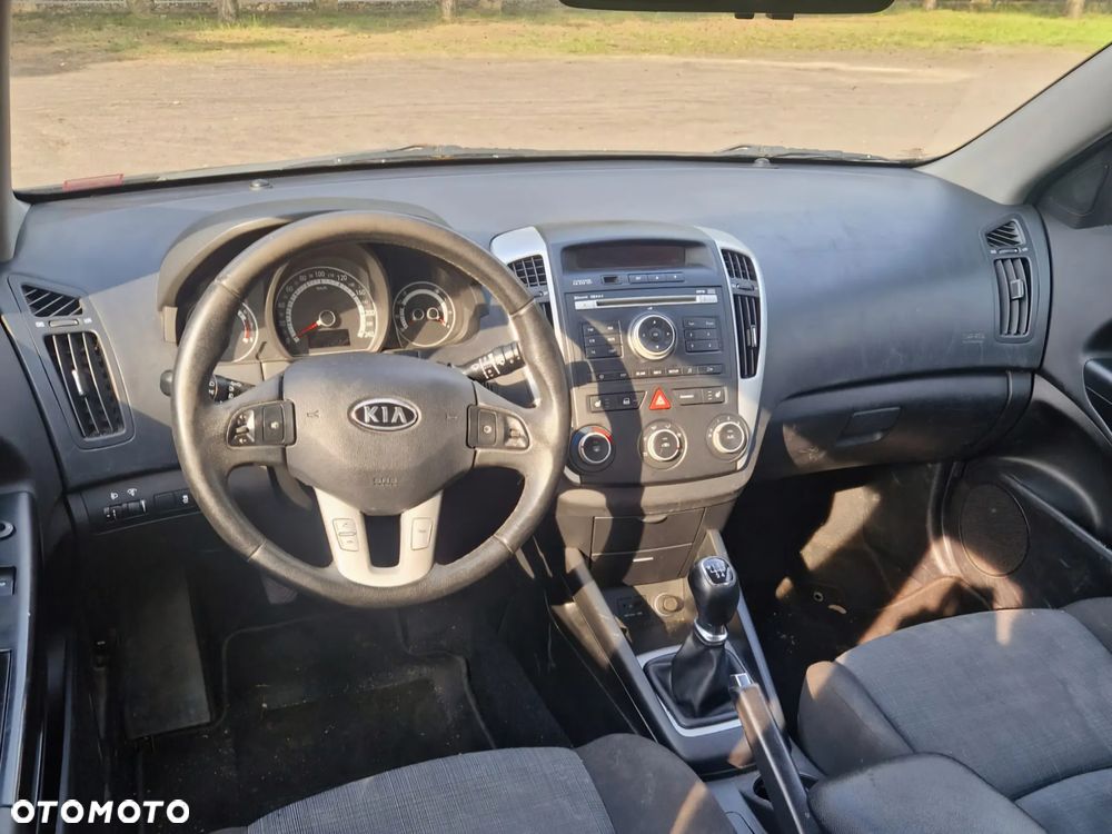 Kia Ceed 1.4 L - 7