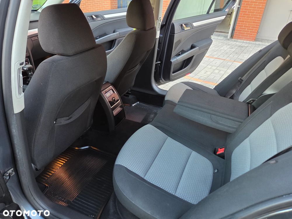 Skoda Superb 1.8 TSI DSG Ambition - 29