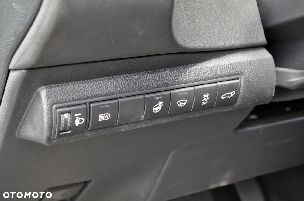 Toyota Corolla 1.8 Business Edition - 25