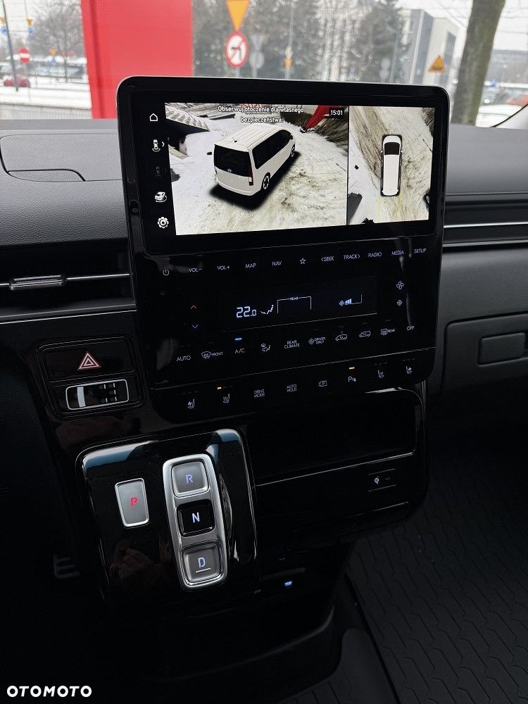 Hyundai Staria 1.6 T-GDI HEV Luxury - 12