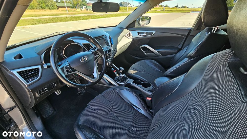 Hyundai Veloster 1.6 blue Premium - 13