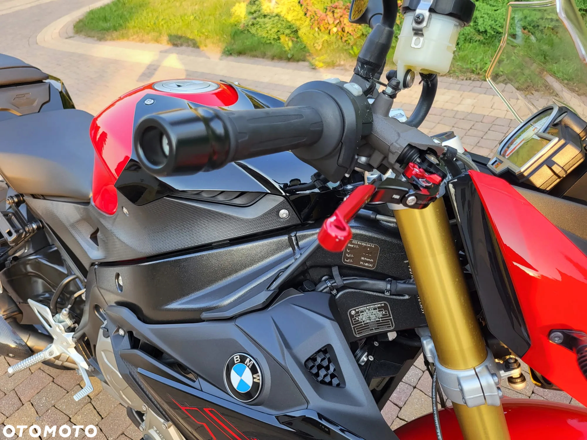 BMW S - 4