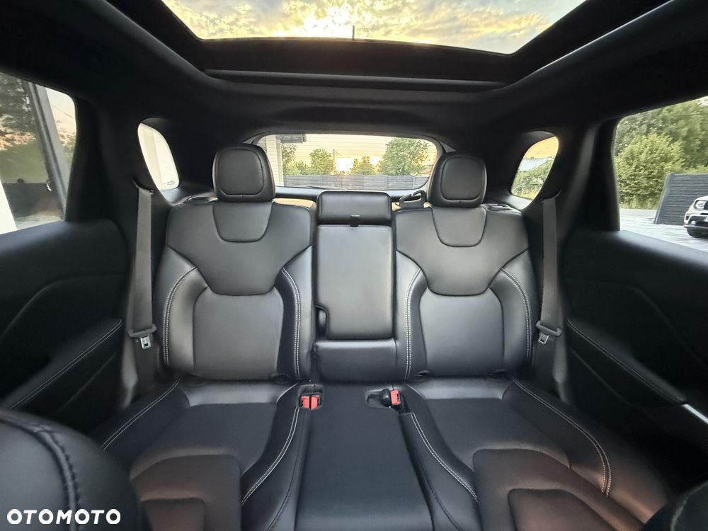 Jeep Cherokee - 25