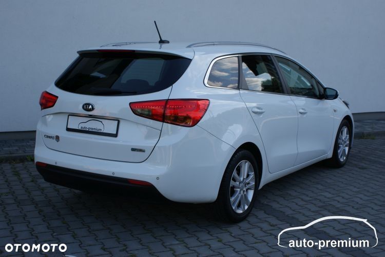 Kia Ceed 1.6 GDI Dream Team Edition - 4