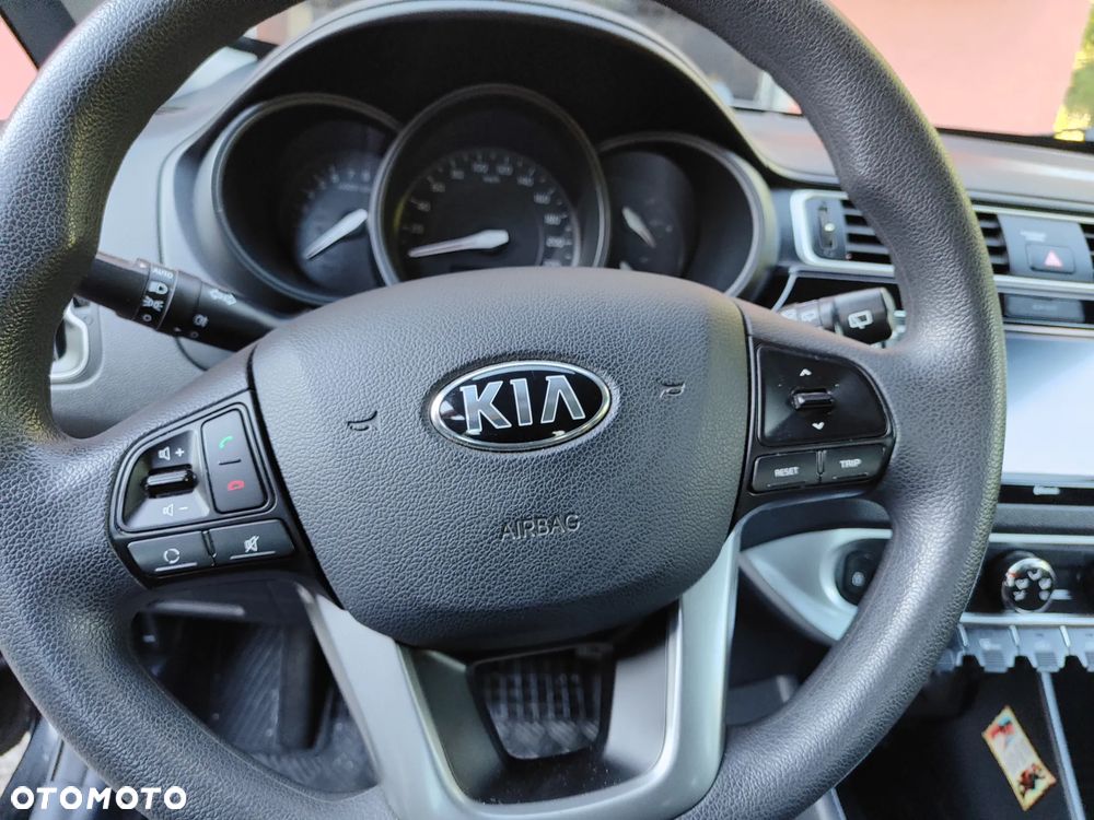 Kia Rio 1.2 L - 14