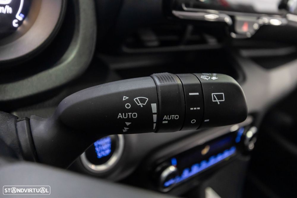 Toyota Yaris 1.5 VVT-i Luxury - 23