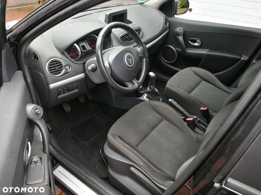 Renault Clio 1.2 16V 75 Night and Day - 11