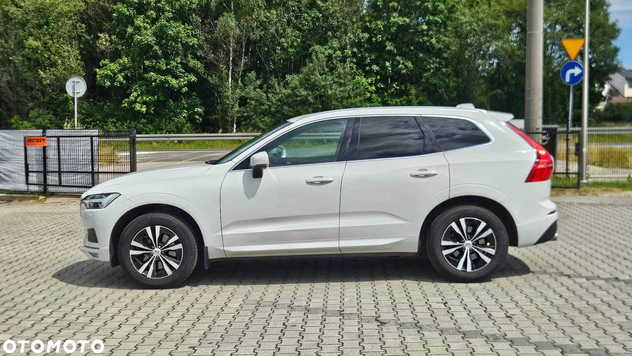Volvo XC 60 B4 D Momentum - 21