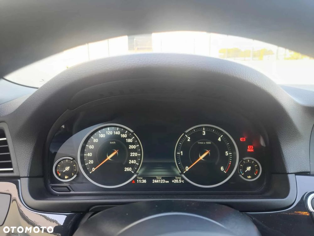 BMW Seria 5 520d - 16