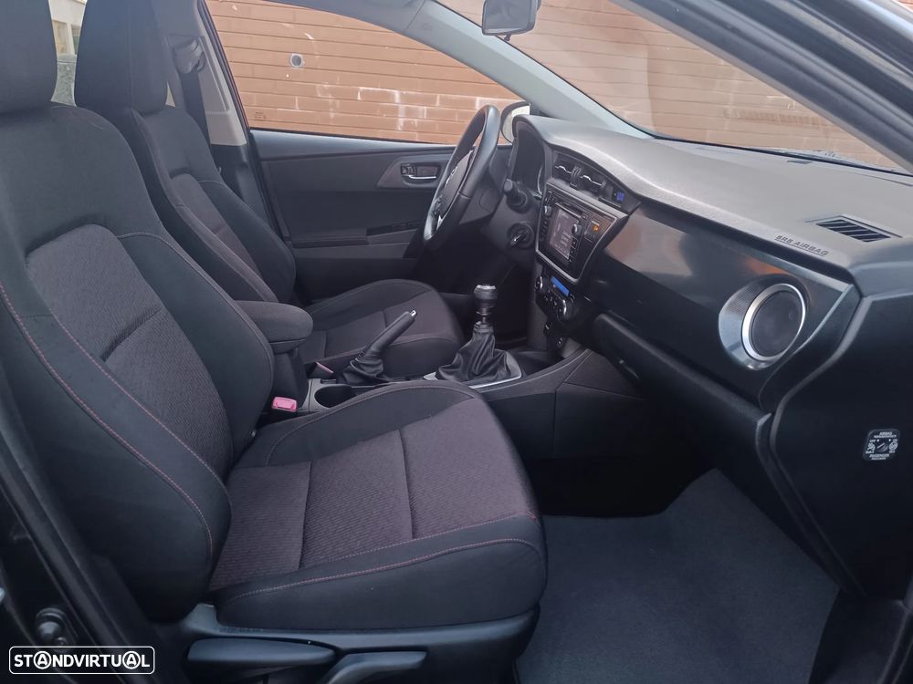 Toyota Auris Touring Sports 1.4 D-4D Comfort+Pack Sport - 6