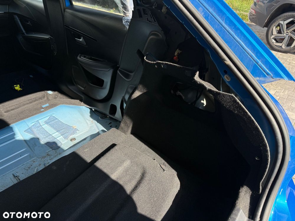 Peugeot 208 - 26