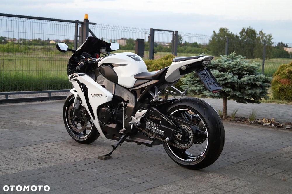 Honda CBR - 8