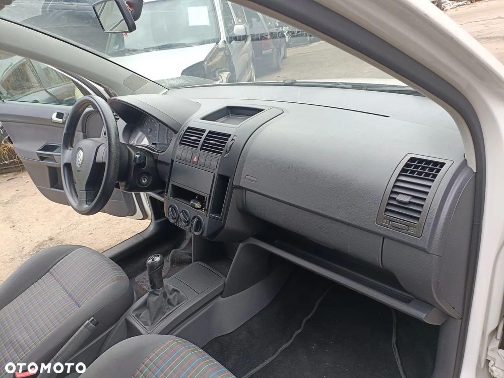 VOLKSWAGEN POLO IV 9N 01-09 LIFT 2009 r. 5D HB deska rozdzielcza + pasy lewy i prawy przód + moduł + AIRBAG * * - 5
