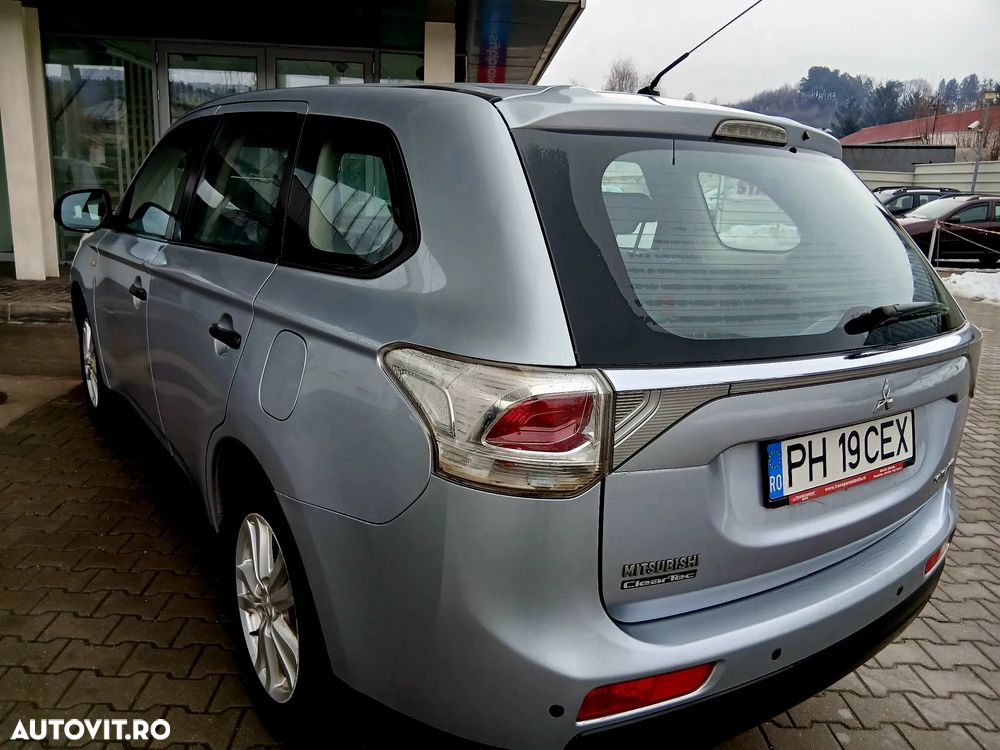 Mitsubishi Outlander 2.2 Litre DI-D AWD Intense - 8