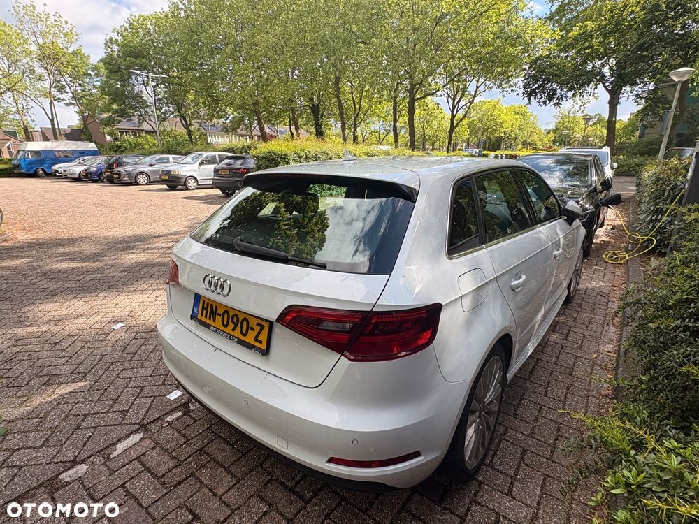 Audi A3 Sportback 1.4 TFSI E-tron Ambition e-S tronic - 4