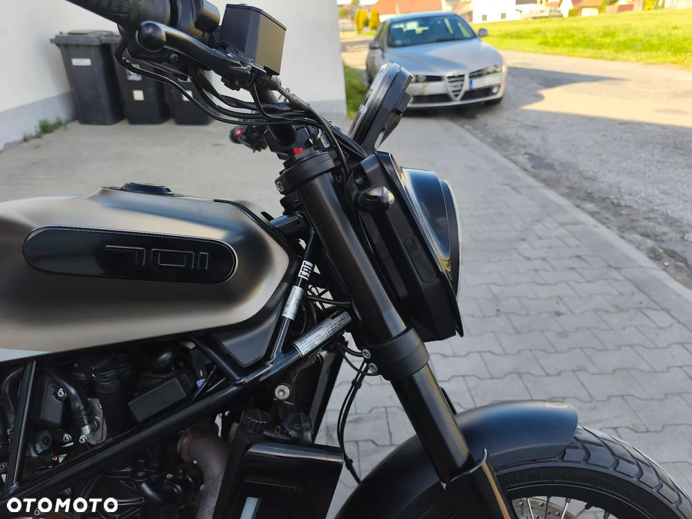 Husqvarna 701 - 19