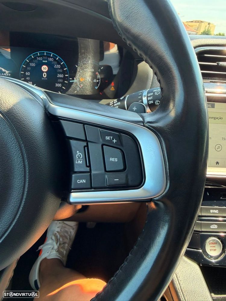 Jaguar F-Pace 2.0 i4D R-Sport Aut. - 36