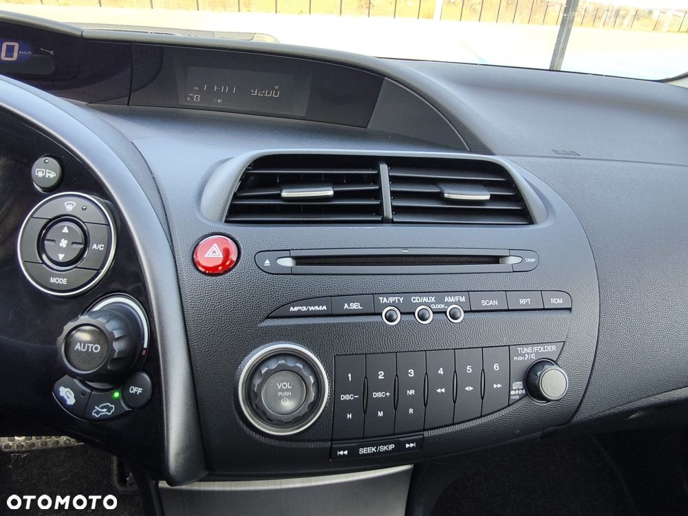 Honda Civic 1.8 Executive - 10