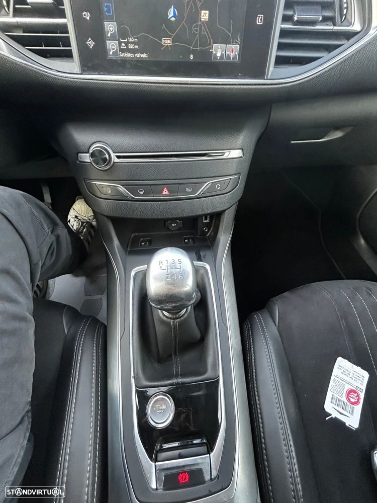 Peugeot 308 130 e-THP Stop & Start Allure - 15