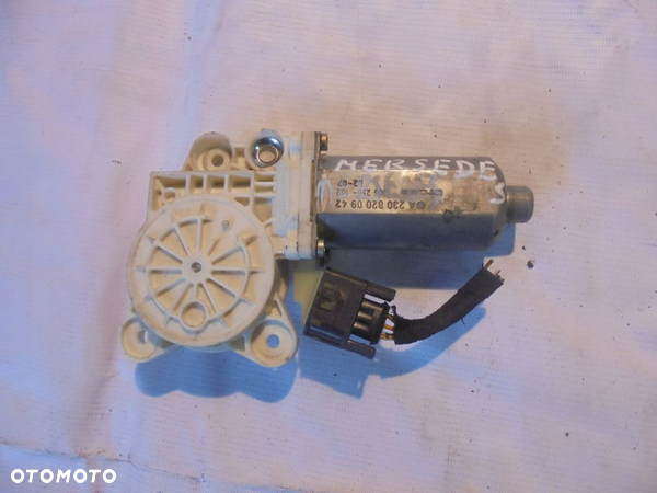 SILNIK SZYBY PRAWY PRZÓD MERCEDES W209 2308200942