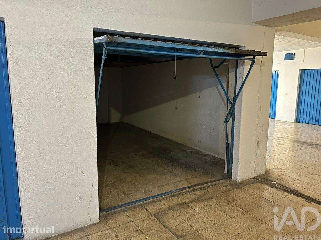 Parque de Estacionamento / Garagem / Box em Almada, Cova da Piedade, P - Grande imagem: 4/4