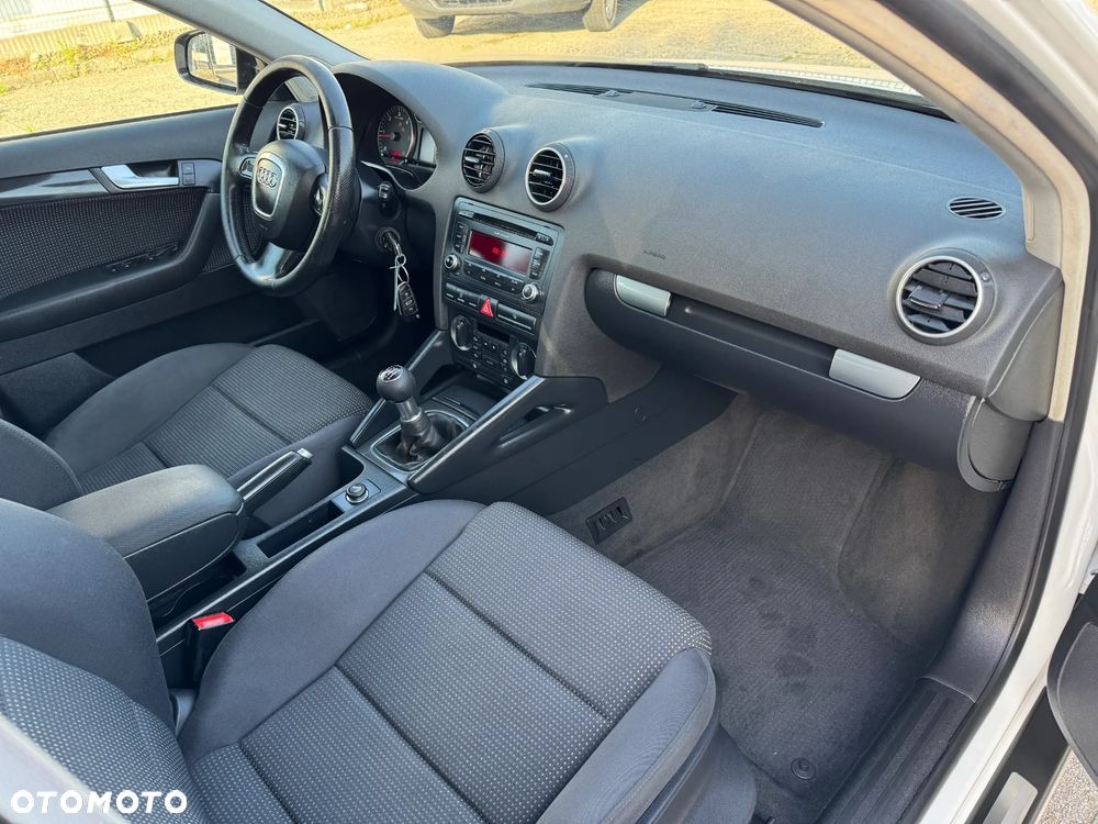 Audi A3 Sportback 2.0 TDI DPF Attraction - 10