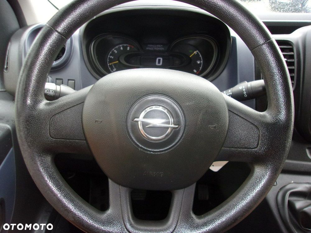 Opel Vivaro - 11