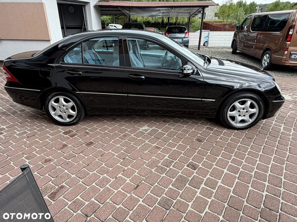 Mercedes-Benz Klasa C 200 Kompressor Automatik Avantgarde - 33