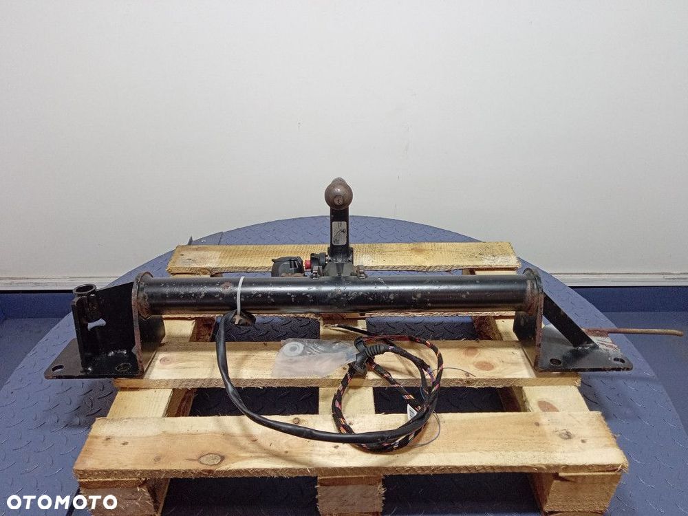 BMW X1 E84 BELKA HAK HOLOWNICZY - 2