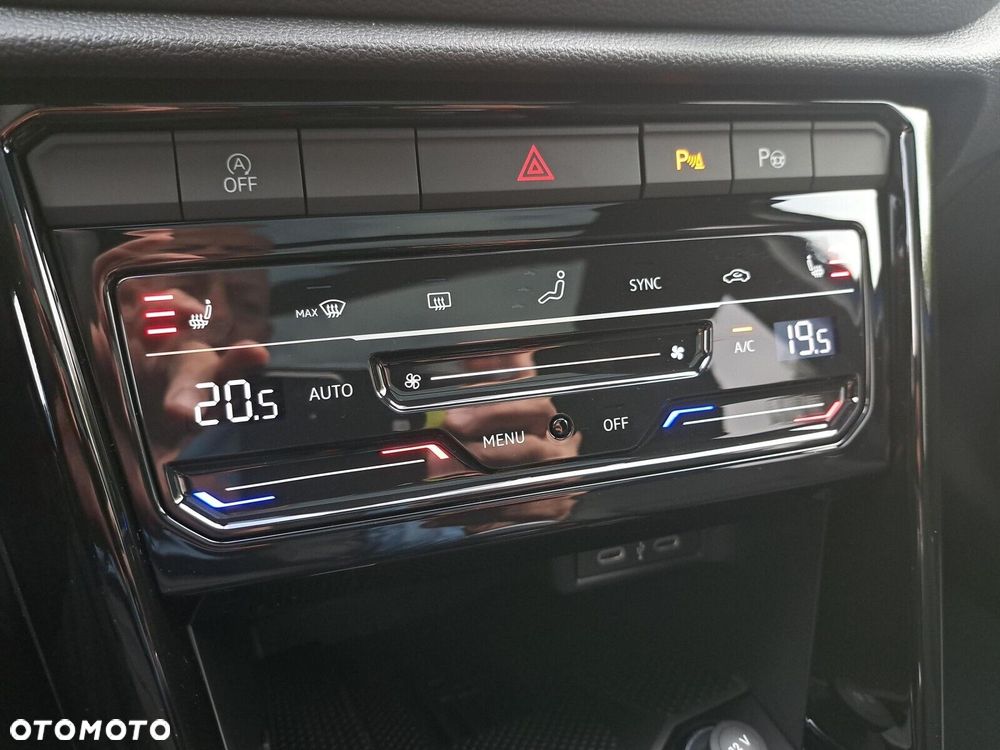 Volkswagen T-Roc - 36