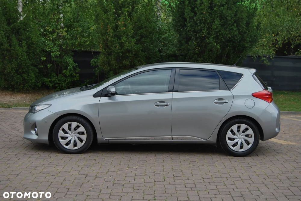 Toyota Auris 2.0 D-4D Comfort - 17