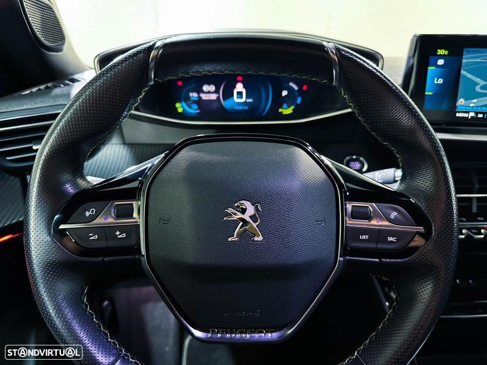 Peugeot e-2008 50 kWh GT - 41