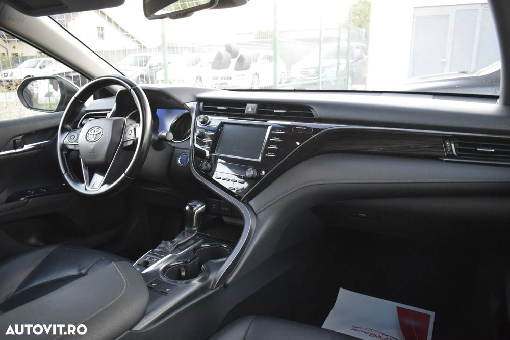 Toyota Camry Business Edition - 19